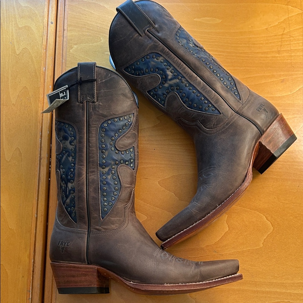 Frye Daisy Duke Leather studded Boots 7.5